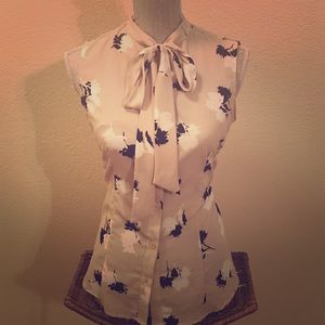 So chic!! Anne Klein neck tie blouse Sz sm